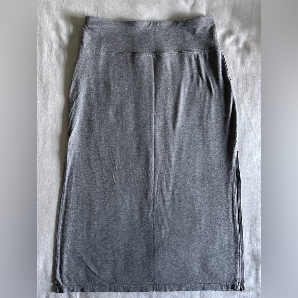 Women’s Athleta Gray Knit Midi Pull On Skirt Size Small